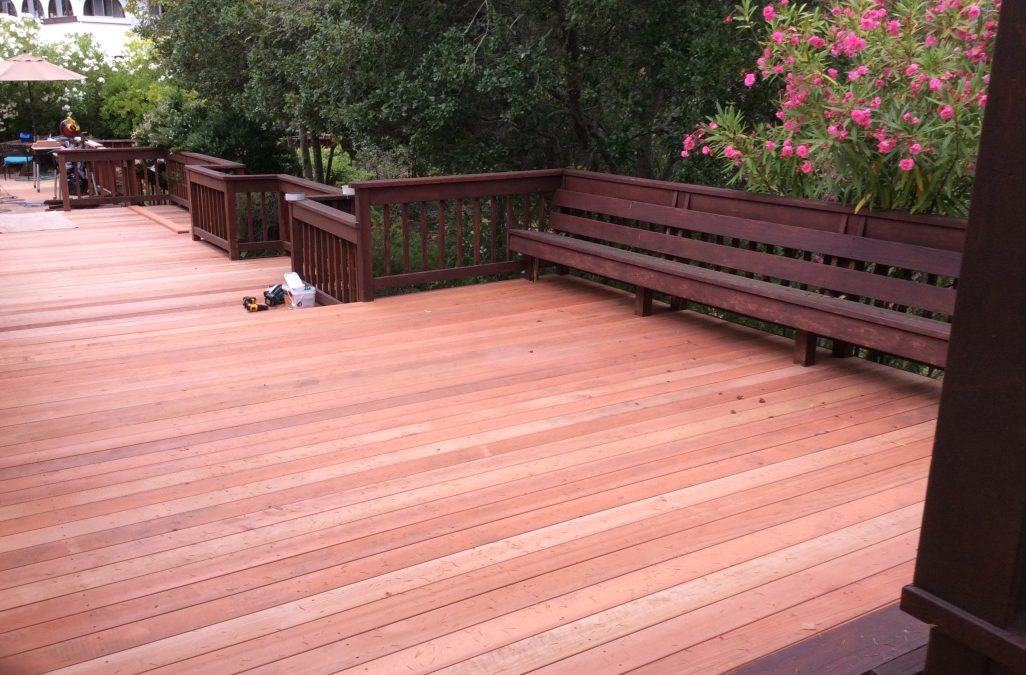 6 Reasons to Build a Deck in Your Backyard